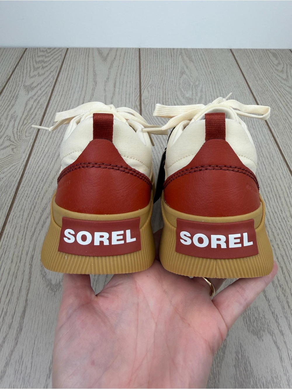 Sorel Women's Out N About IV Low Women's Waterproof Sneaker 7.5 Honey White $100 - Picture 6 of 8